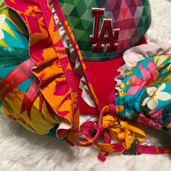 Beautiful tropical bikini top 😍🥰 NWOT - Picture 2 of 8